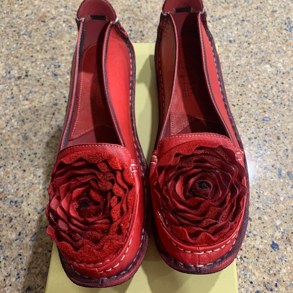 L’ARTISTE DEZI-RED LOAFER